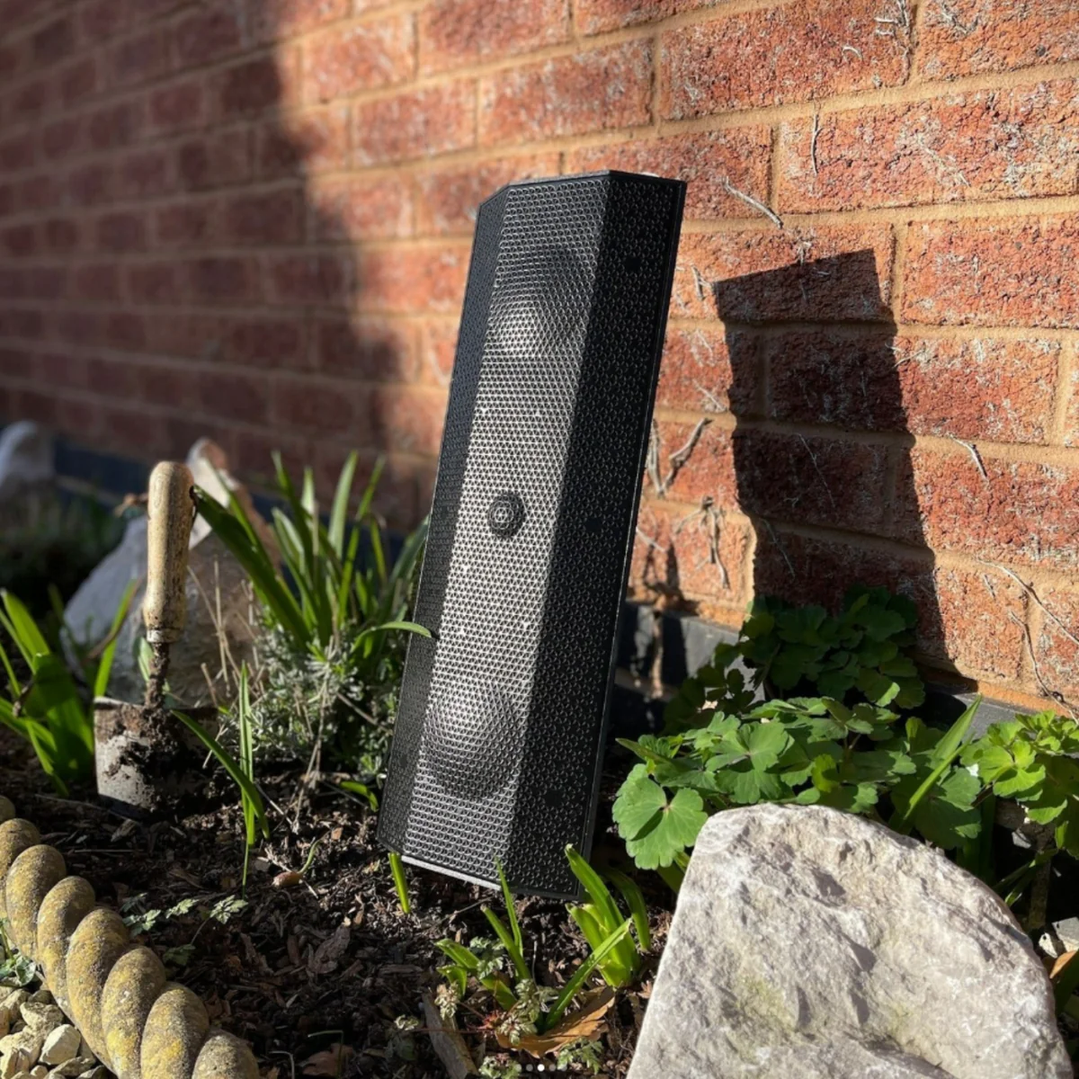 Lithe Audio 6800 iO1 Indoor/Outdoor Active Speaker with Wi-Fi & Bluetooth (Each)